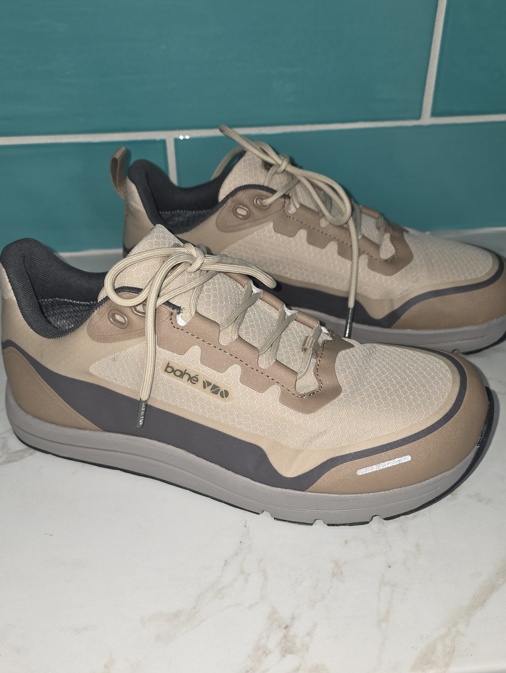 BAHÉ TUNDRA Lightweight Casual Sneakers SIZE M8/W9